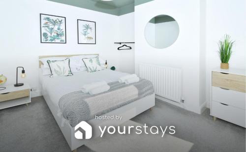 Newcastle-Under-Lyme House | London House by YourStays - 5 Bedroom House in Newcastle-under-Lyme