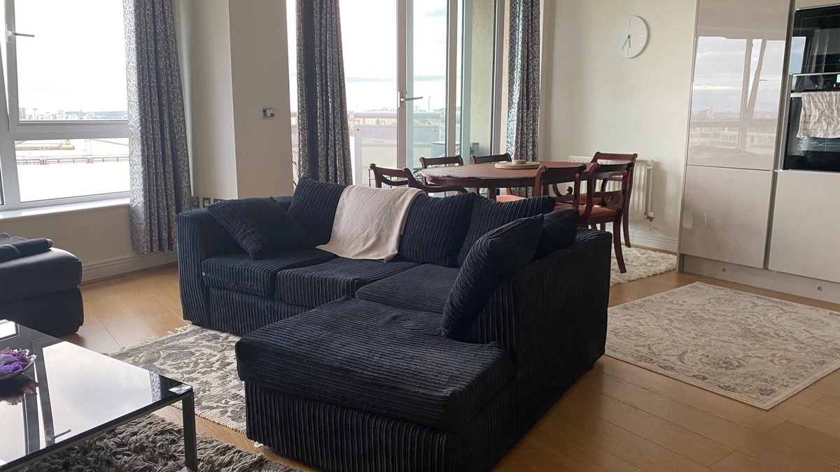 Royal Docks Apartment | London Riverside Apartment-2 Bed-FreeP-Balcony