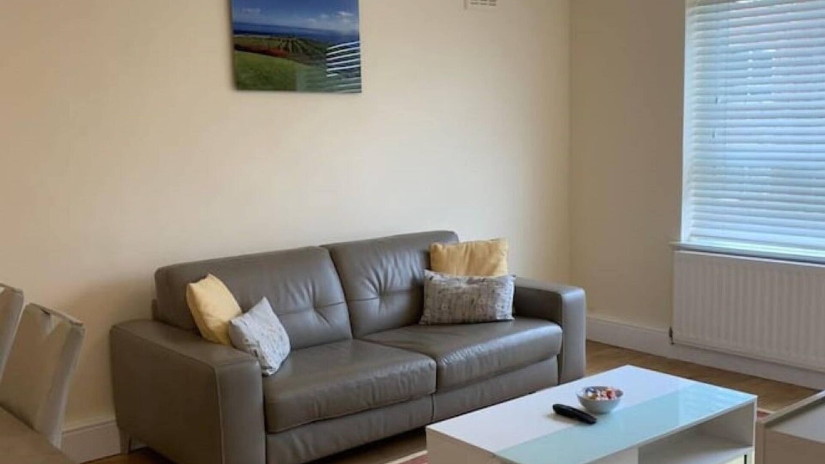 Southgate Apartment | London Southgate 2 Bed Apartment