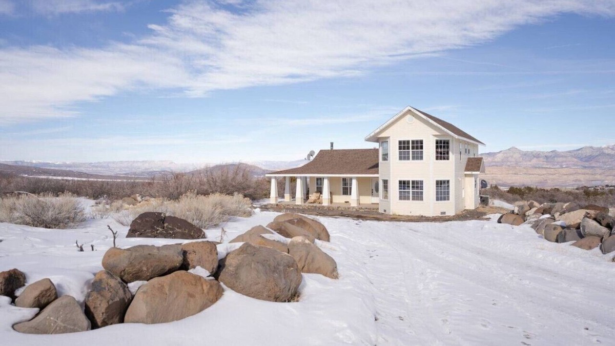Mesa Ski Chalet | Lone Eagle Cabin