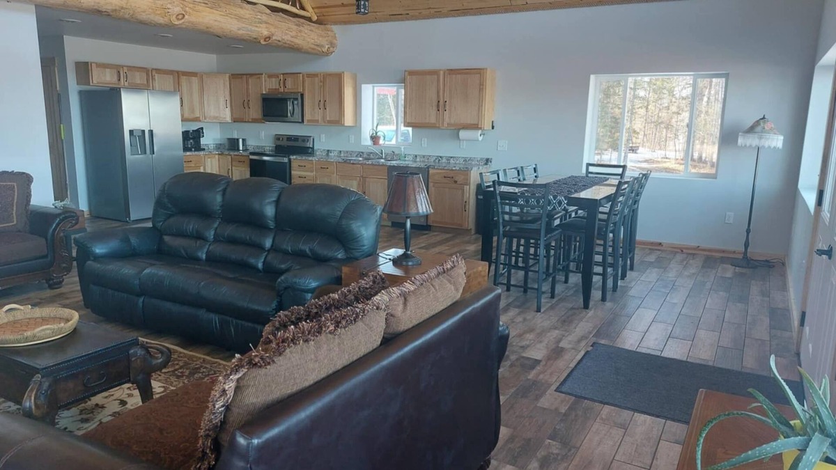 Blackduck Cabin | "Lone Lodge" 5-bedroom cabin with WiFi, AC, Dock,Landing, close beach.