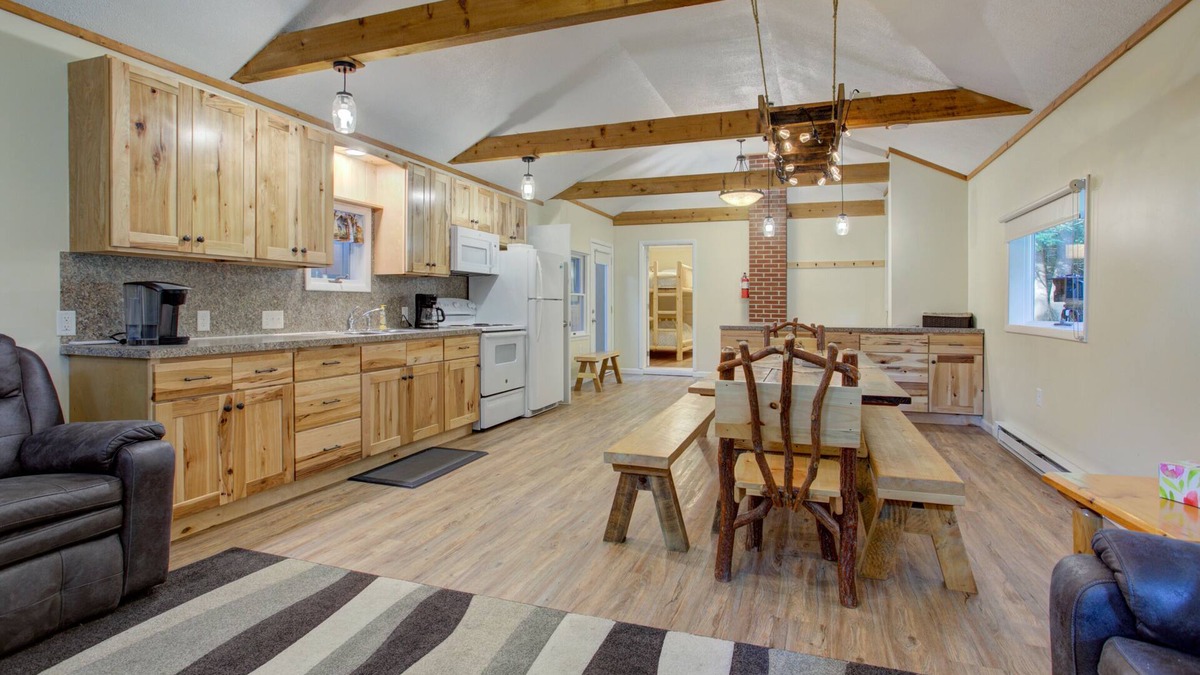 Laurelton Cabin | Lone Star Lodge+God's Creation