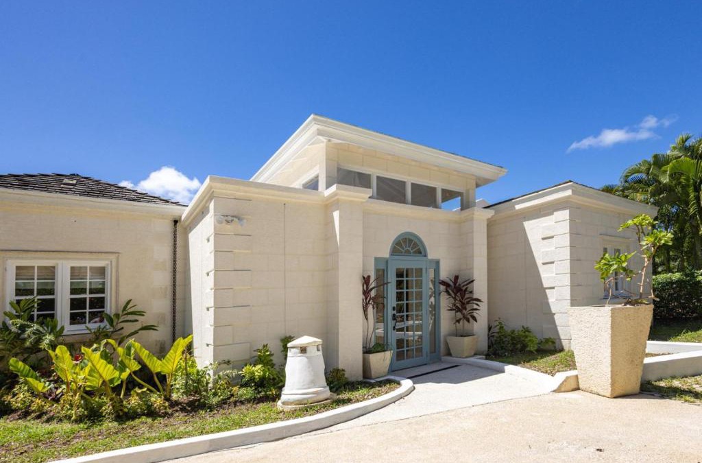 Westmoreland Villa | Lonetrees - Large Luxury Private Villa w Pool