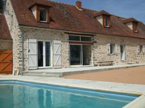 Chirat-l'Eglise House | Longère rénovée avec piscine privée, Wifi et animaux acceptés en Auvergne - FR-1-489-229