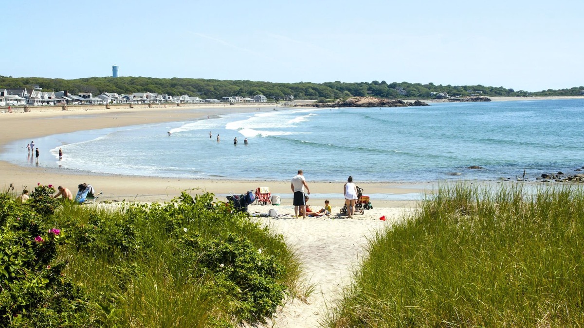 Gloucester House | Long Beach-Gloucester-2 minute walk to Beach! Large yard & lush gardens. Pup ok
