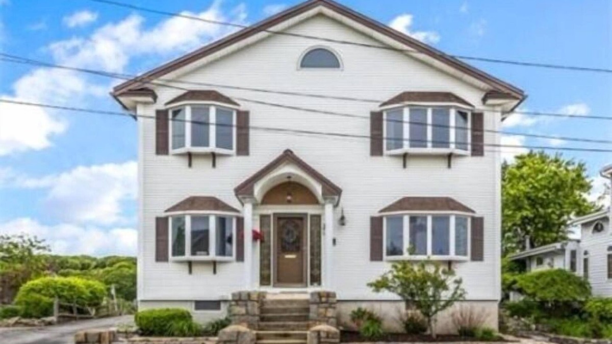Gloucester House | Long Beach & Private Good Harbor Beach, Beautiful Luxury Home, Ext'd Famil
