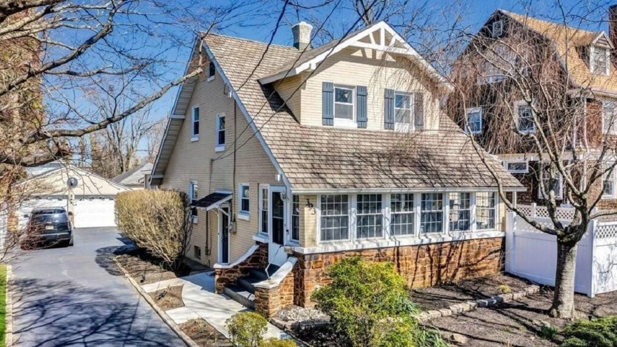 Long Branch House | Long Branch Beach house with Inground Pool
