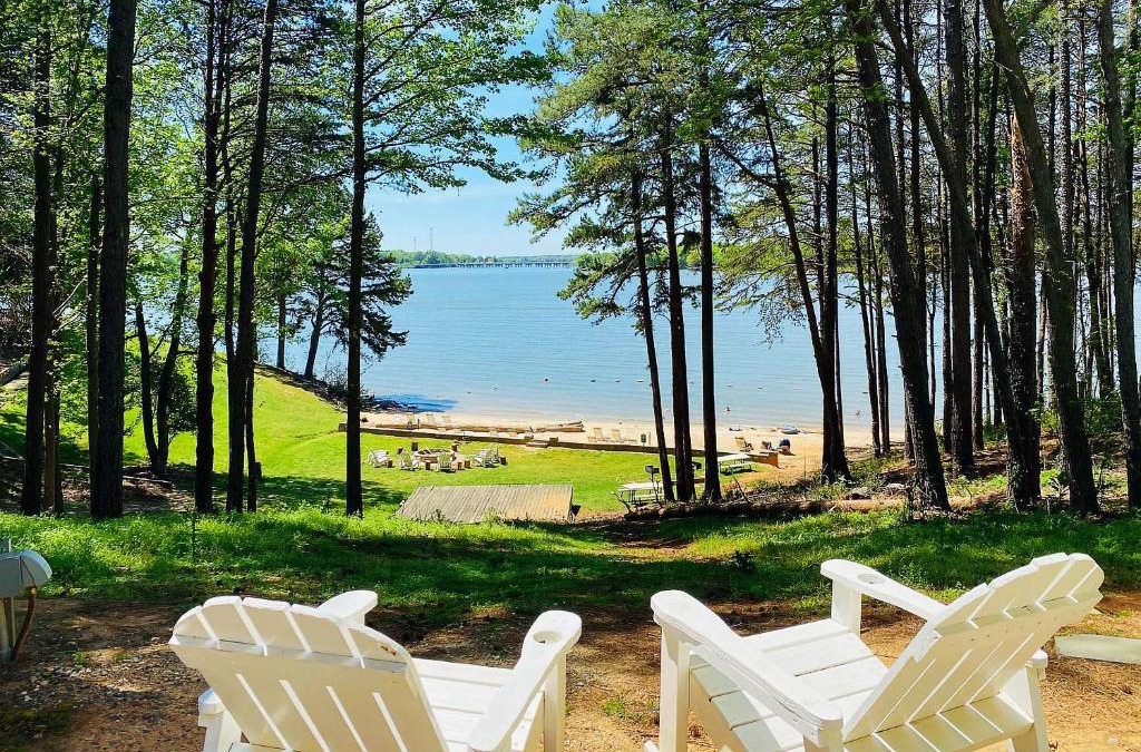 Steele Creek Resort | Long Cove Resort and Marina