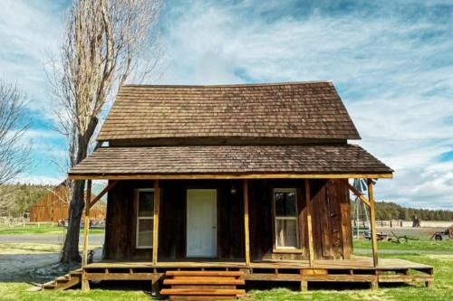 Crooked River Ranch House | Long Hollow Ranch - The Bunk House