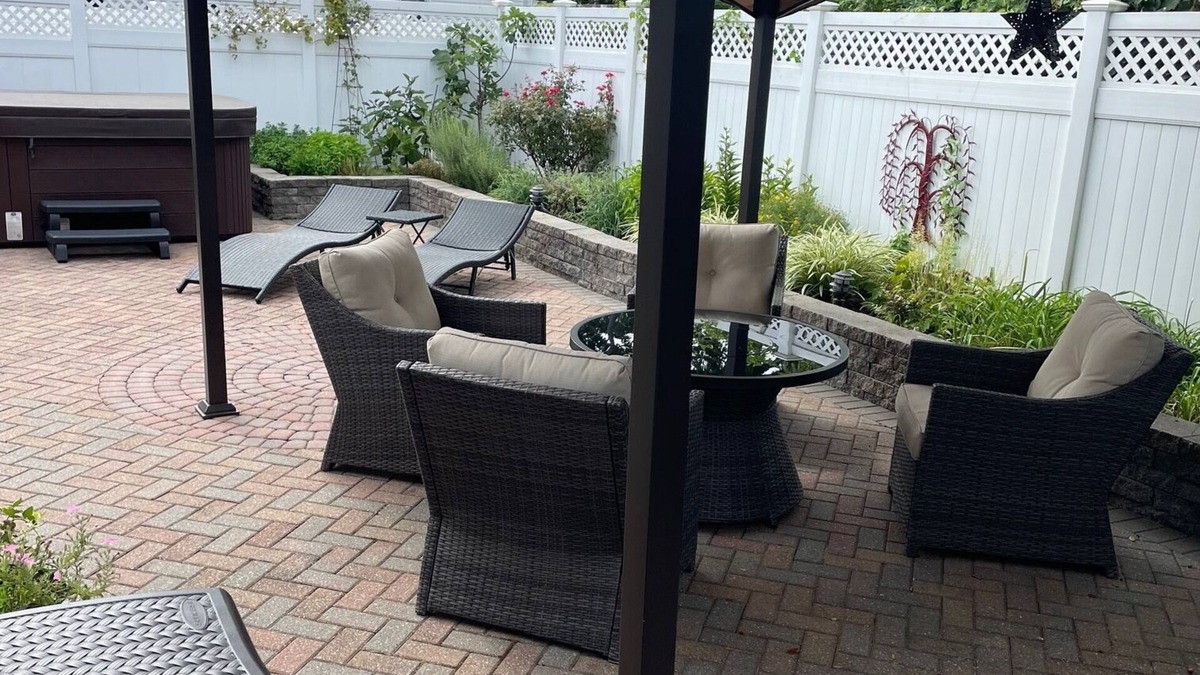 Baldwin House | Long Island Family Friendly w/hot tub 15 min from the Beach!