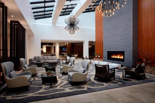 East Garden City Hotel | Long Island Marriott Hotel