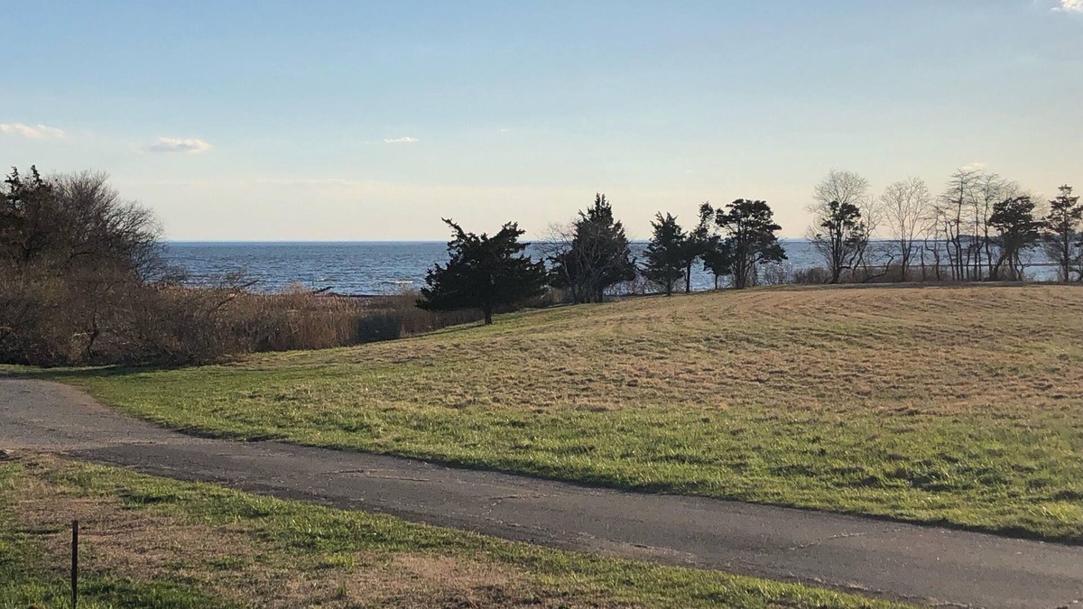 Old Lyme Apartment | Long Island Sound Studio
