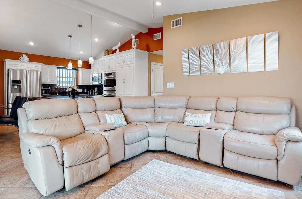 Port Isabel House | Long Island Village 502 Clam