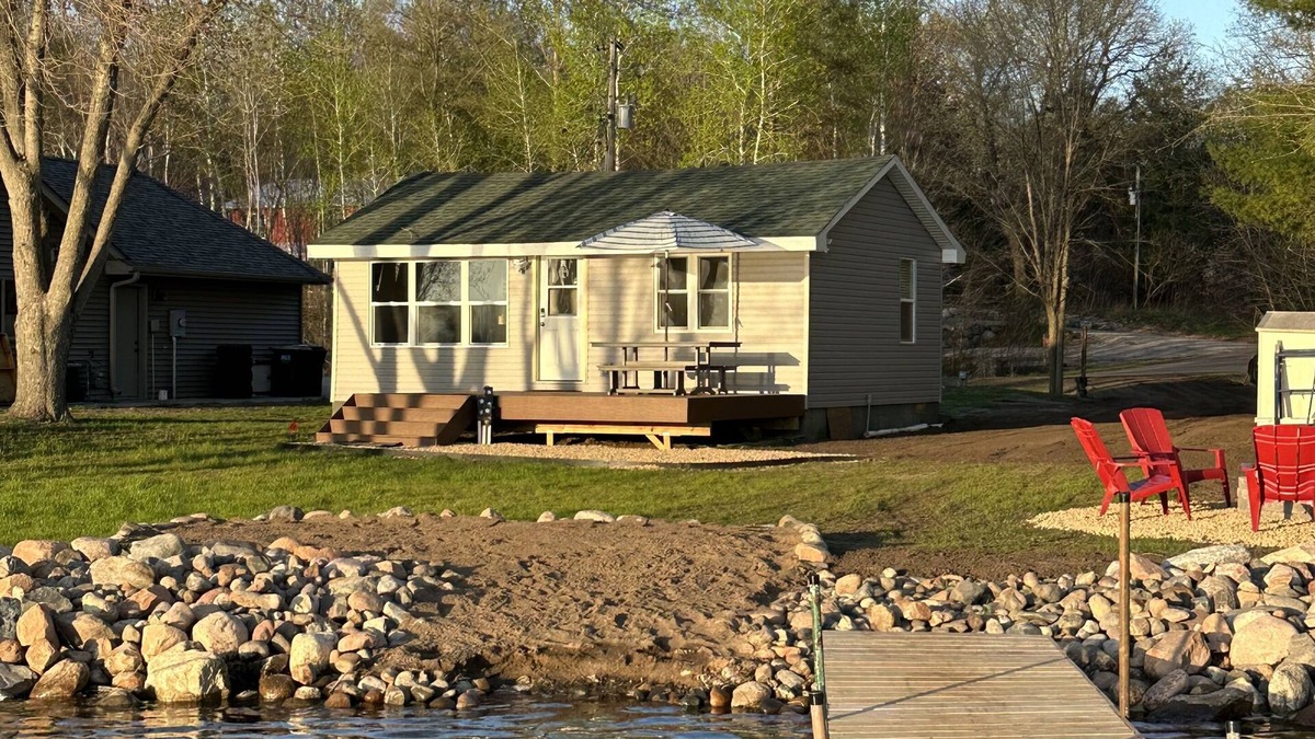 Isanti Cabin | Long Lake Sunset Cottage