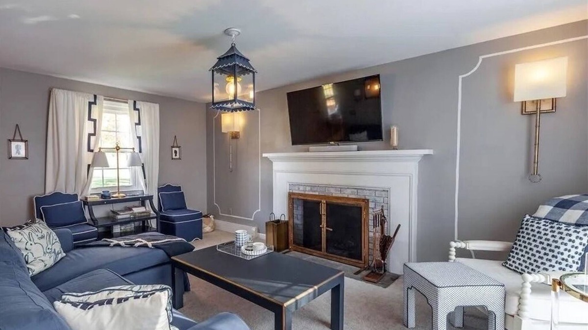 Bethlehem Village House | Long Meadow Manor, skiing, game room, Apple picking and Lake nearby