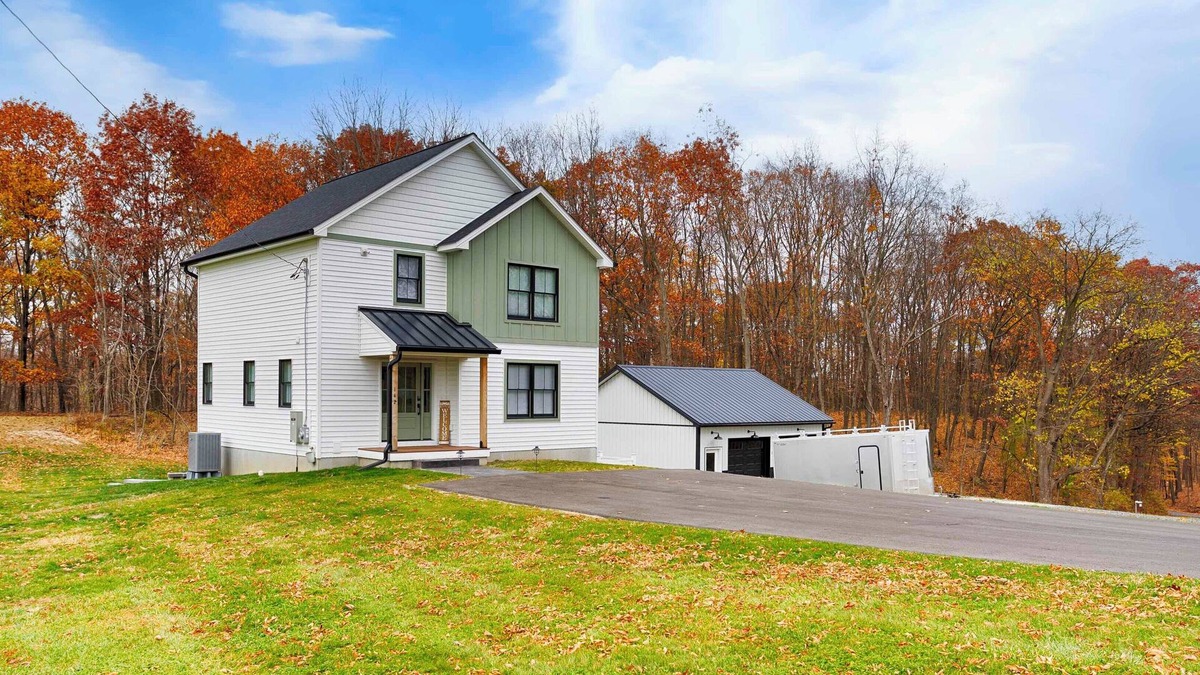 Town of Torrey House | Long Point Retreat: Near Wineries + Hot Tub + Pet Friendly!