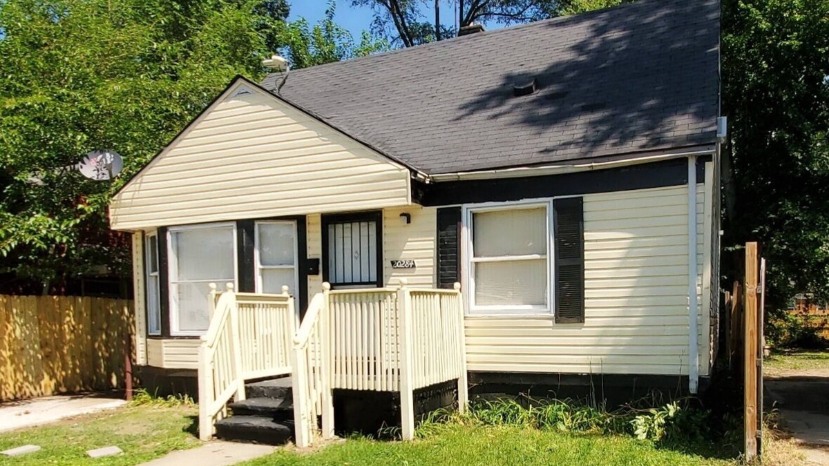 Detroit House | Long stay - Spacious 3 bedroom with 3 full bath