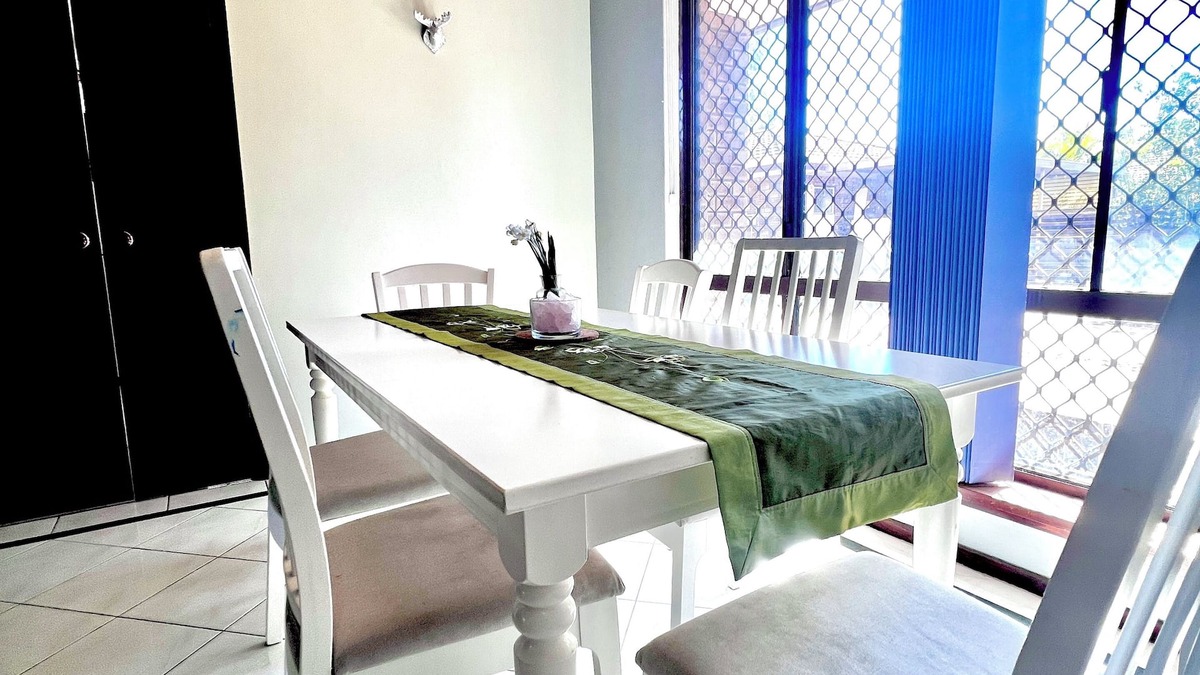 Winthrop House | Long-Term Stay Ens Large Bedroom Near River City University Hospital Fremantle