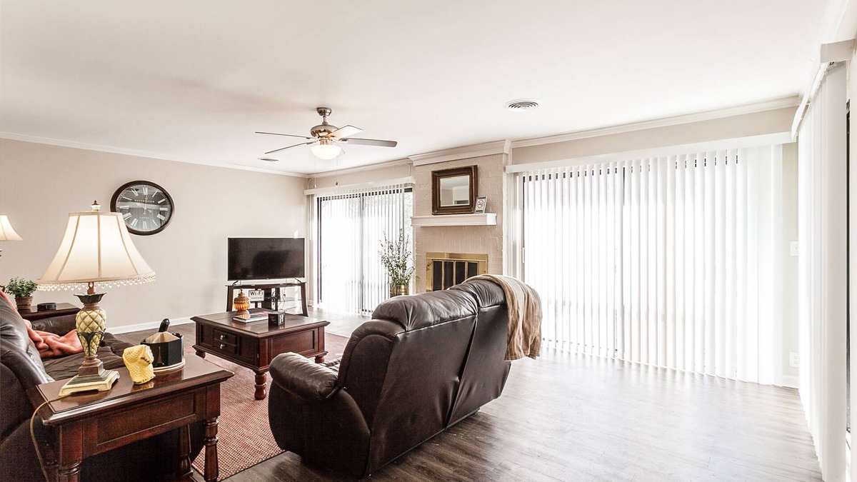 Germantown Condo | Long-term stays 2br Germantown