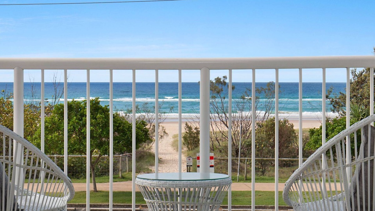 Bilinga Apartment | Longbeach 6 - Beachfront Bilinga - Min. 3 night stays!
