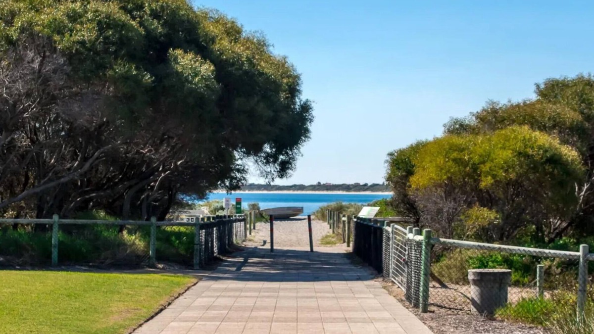 Port Kennedy House | Longbeach Retreat, Beautiful Ocean views at your fingertips