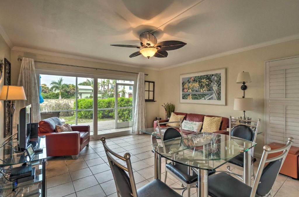 Longboat Key Apartment | Longboat Key Condo with Lanai Walk to Beach and Shops