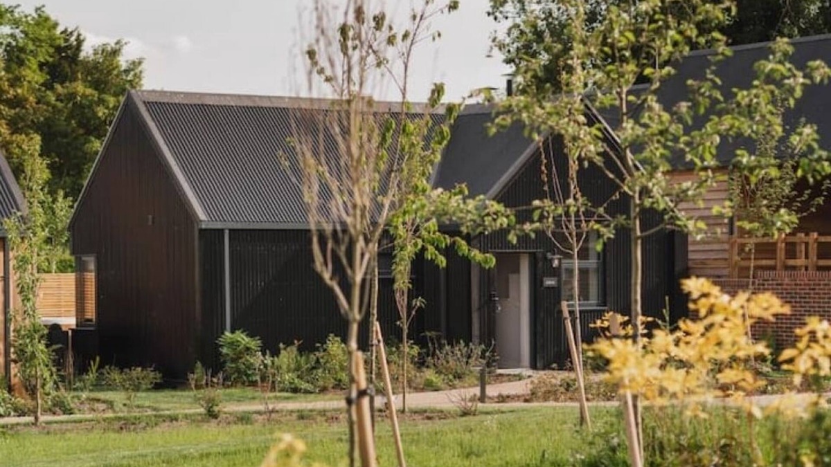 Beckhampton House | Longstones Avebury – Adam