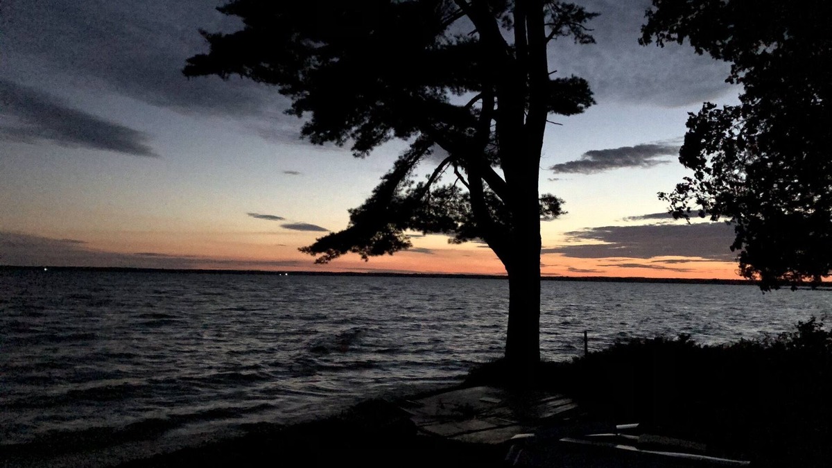 Rapid River Cottage | Longview cottage nestled on Big Bay DeNoc Sleeps 9 comfortably