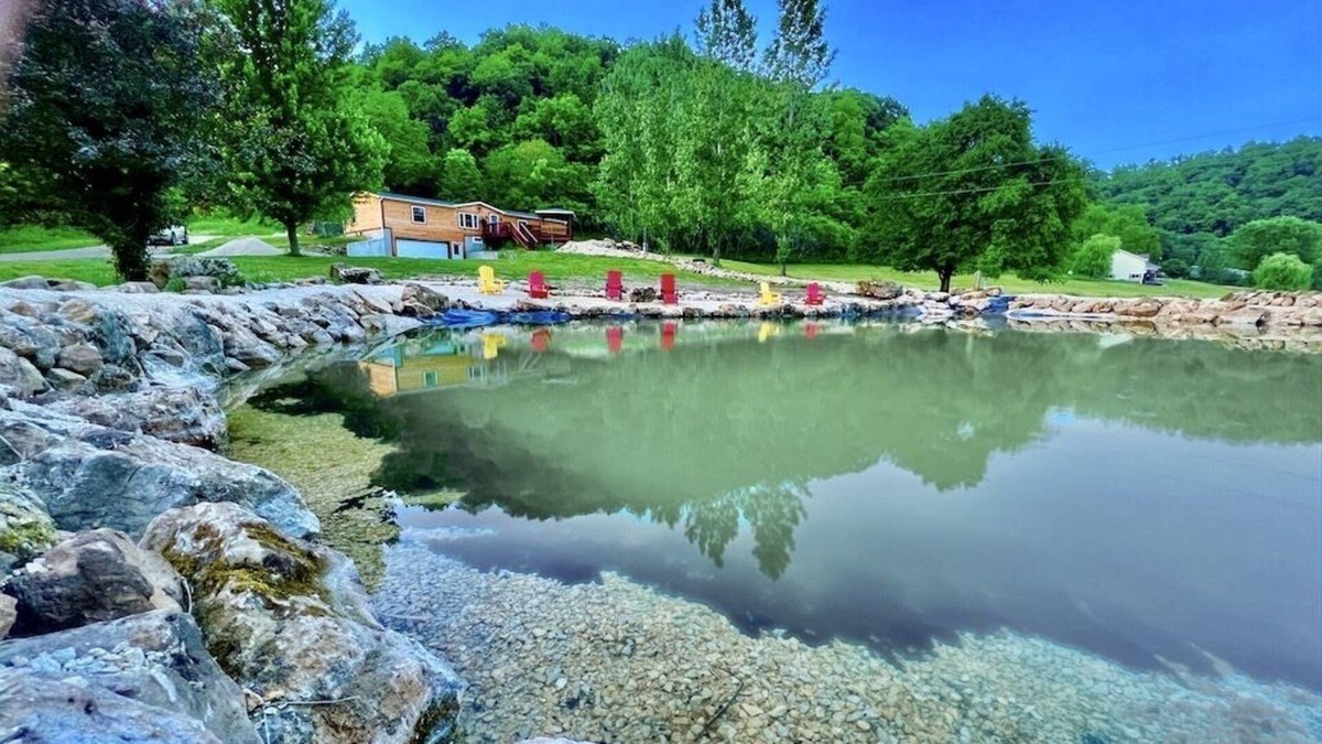 Harpers Ferry Cabin | Longview Lodge w/ Swimming Pond, Waterfalls, and Hot Tub