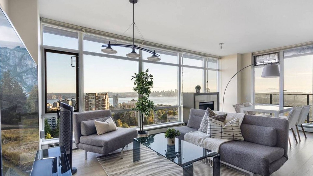 Central Lonsdale Apartment | Lonsdale Quay Flat in North Vancouver