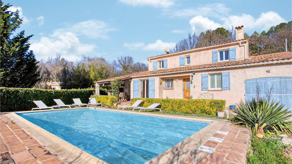 Entrecasteaux House | Look forward to an unforgettable vacation in this modern vacation home with pool.