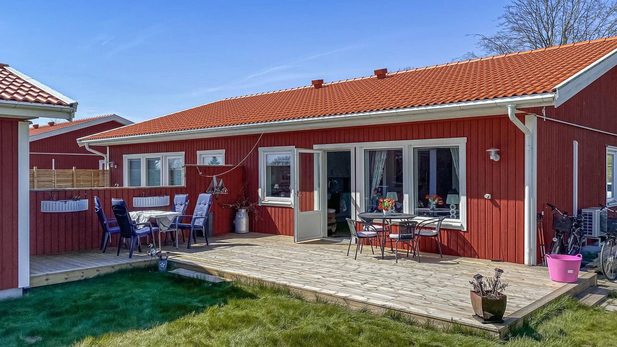 Ugglarp House | Look forward to a nice vacation with salmon fishing and nature experiences.