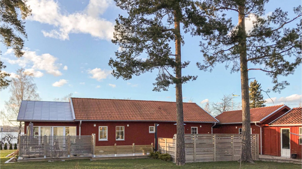 Molltorp House | Look forward to a wonderful vacation in this homey house.