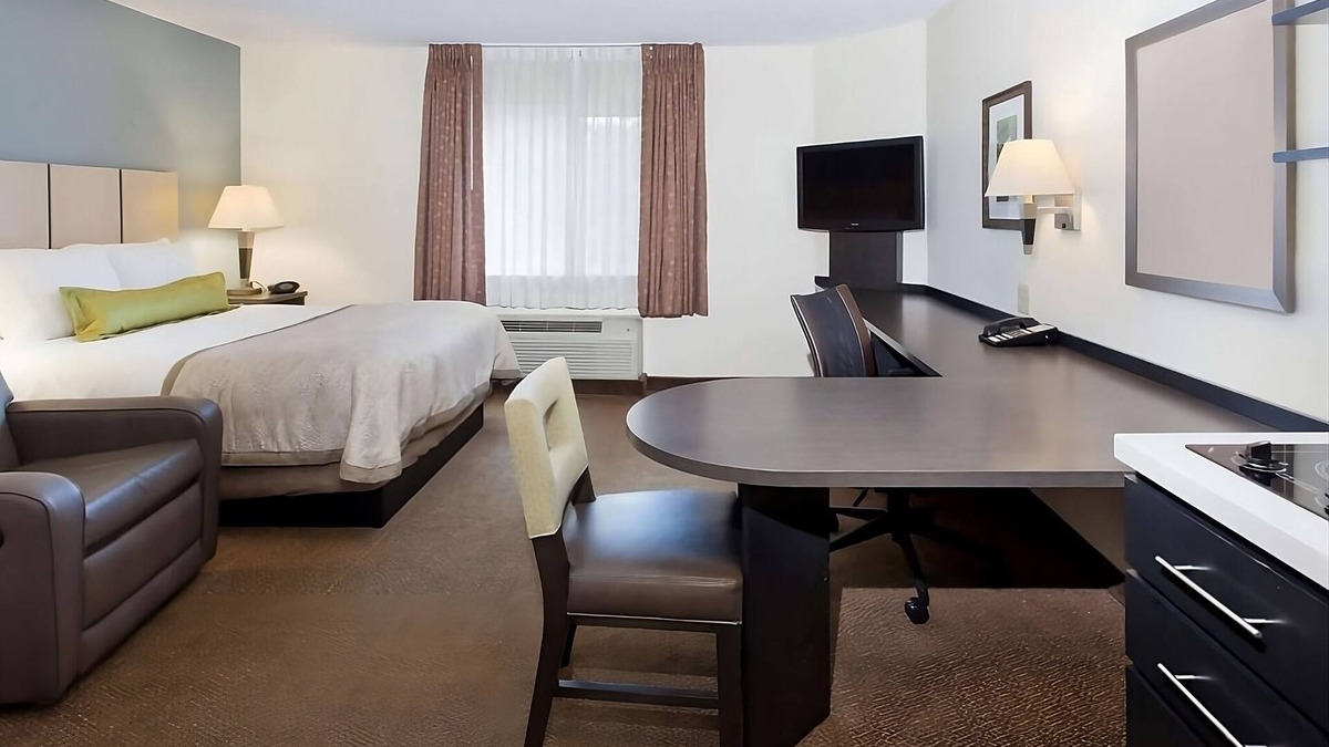 Somerset Hotel | Look No Further! Relaxing unit. Near Fort Worth Meacham International Airport