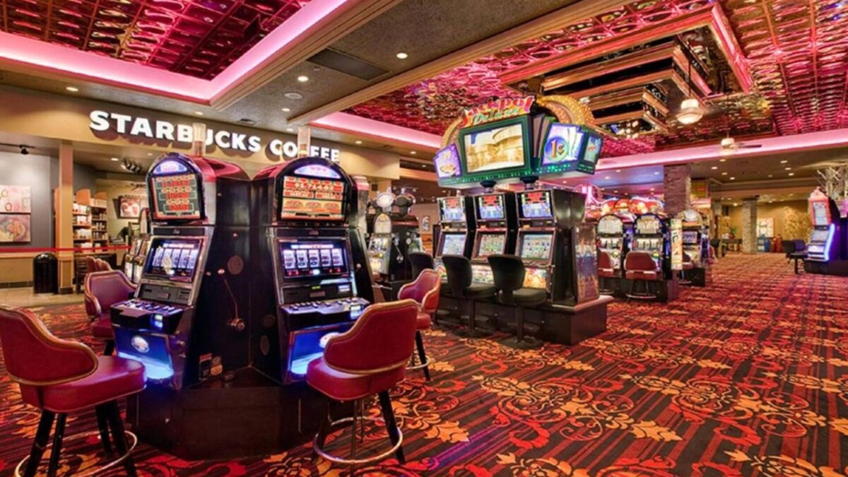 Elko Hotel | Look No More! Outdoor Pool, FREE Parking, Pets Allowed Near Main City Park!