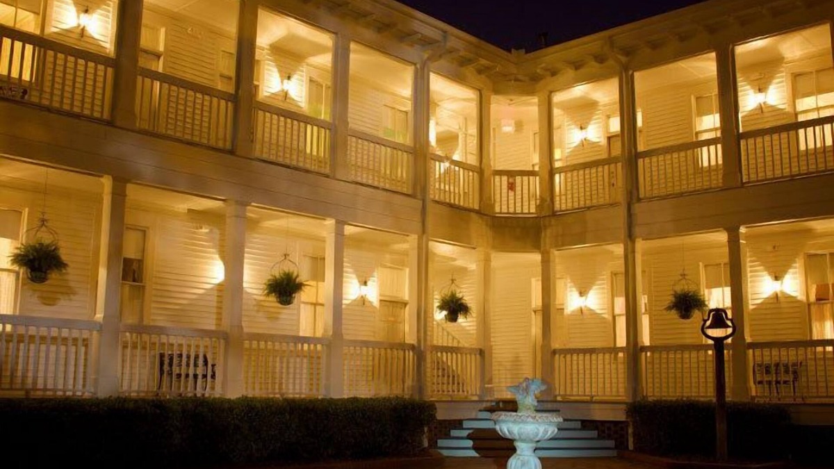 North Augusta Bed & Breakfast | Lookaway Inn
