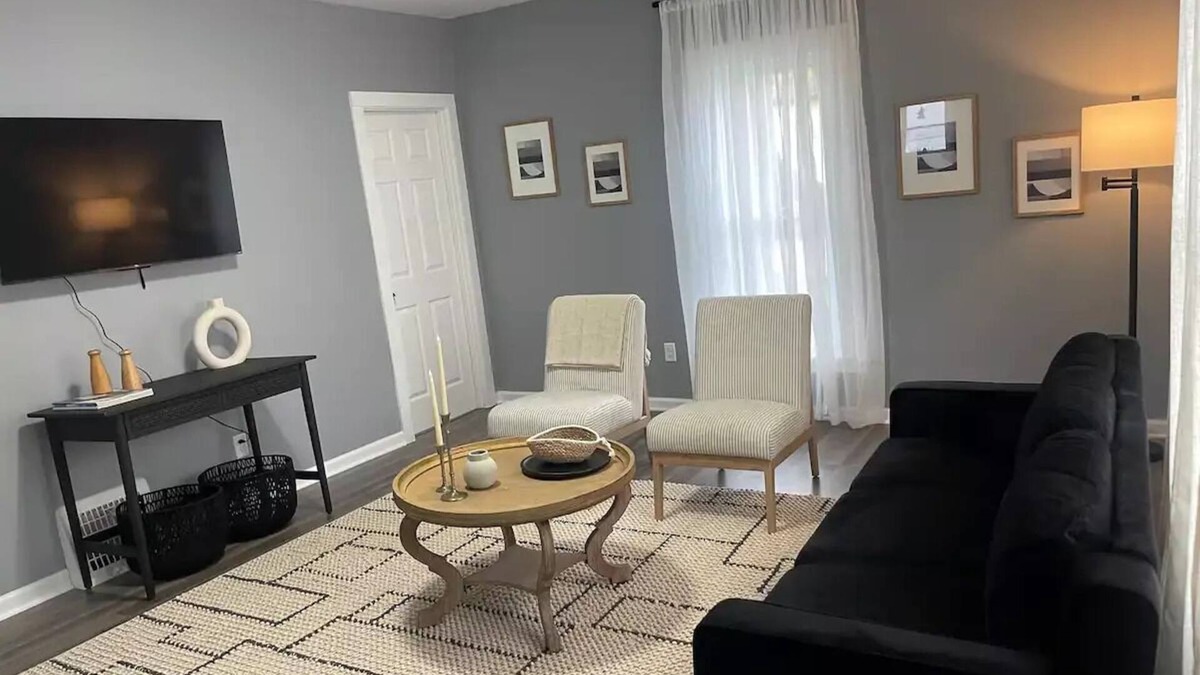 Anoka House | Looking for a comfortable and cozy home to stay for a few days Miracle Gotchu