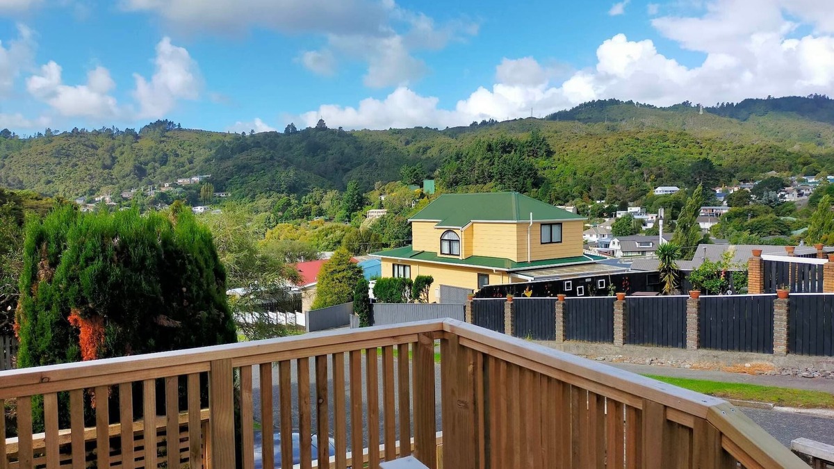Stokes Valley Apartment | Looking for a peaceful retreat visit our Self-contained studio with own entrance