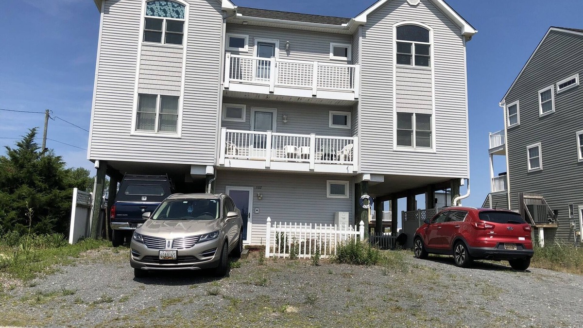 Delaware Beaches Apartment | Looking for a private beach with amazing sunsets and sunrises? Look no further!