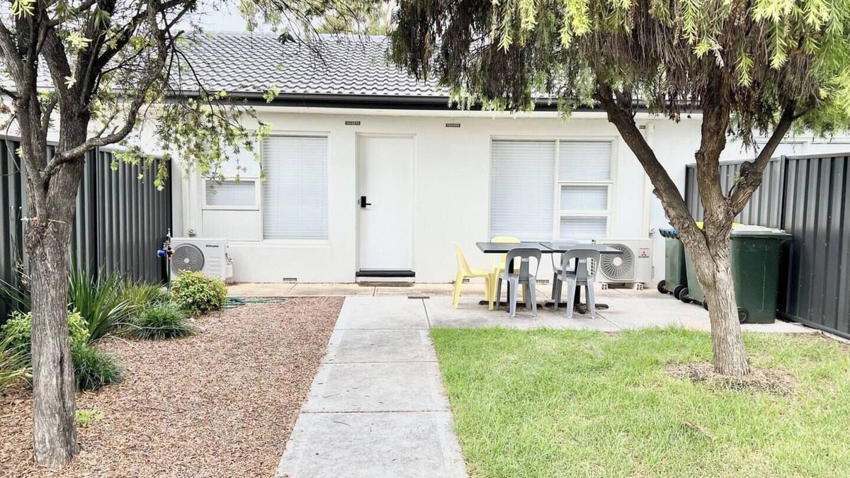 Campbelltown Condo | Looking for a worker/family-friendly stay? This is it! Fully self-contained & equipped for comfort.