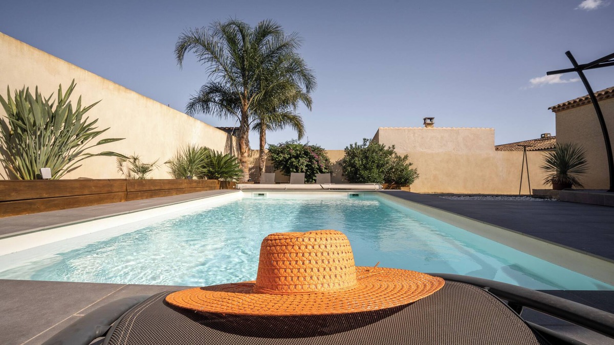 Mailhac Villa | Looking for authenticity, sun, swimming pool, relaxation with family or friends?