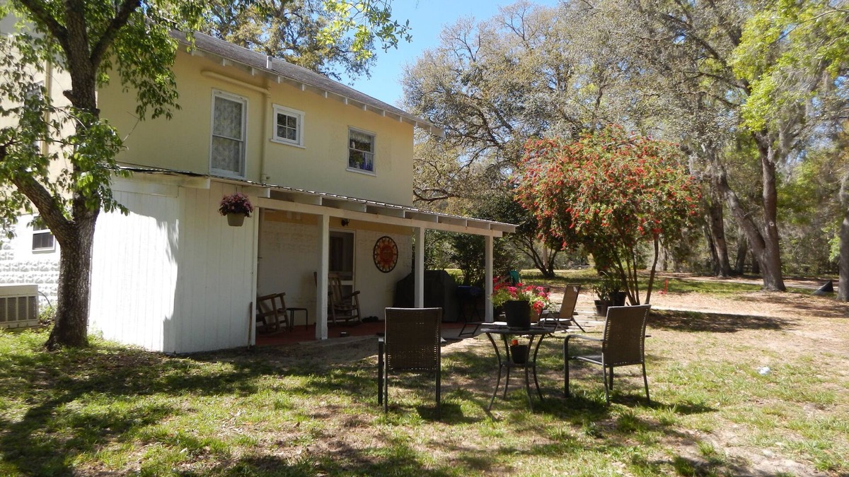 Eustis Apartment | Looking for peace and quiet?
