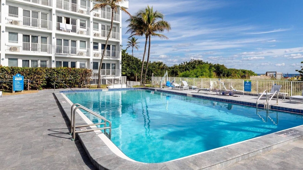 Pompano Beach Resort | Looking for the perfect family-friendly escape with sun, sand-2 Bedroom Deluxe