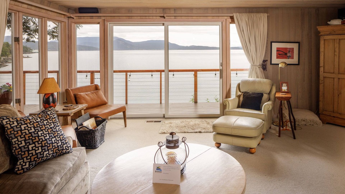 Lopez Island House | Looking for the quintessential Island setting? You will find it in Cedars by the
