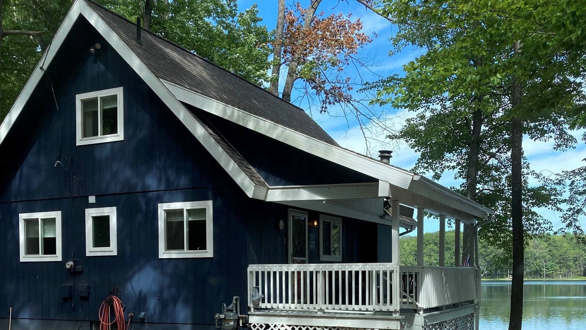 Gaylord House | Looking to get away this fall? Come enjoy the Lake House!