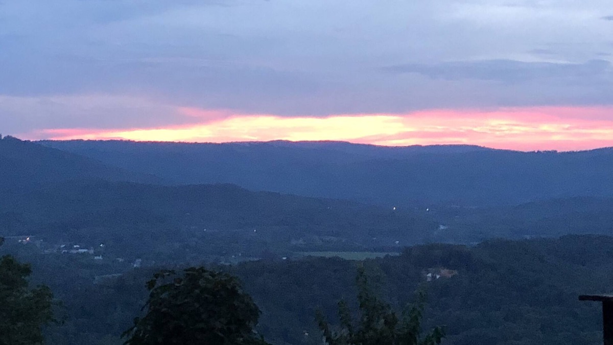 Lupton City Cabin | Lookout Mountain View