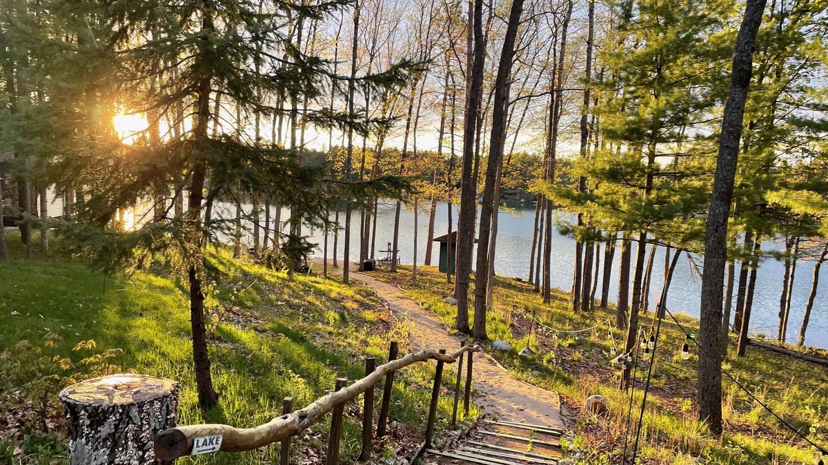 Lewiston Cottage | Loon Landing: Fall Colors Reflecting Off the Lake – Pure Magic