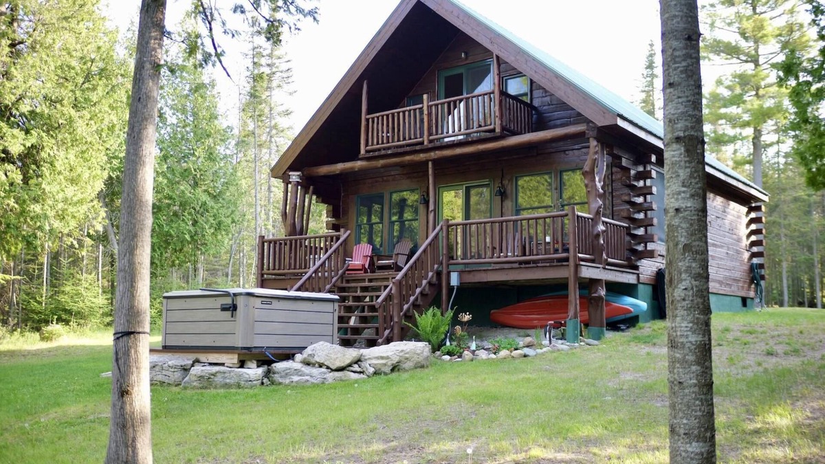 Drummond House | Loon Loft on Drummond Island