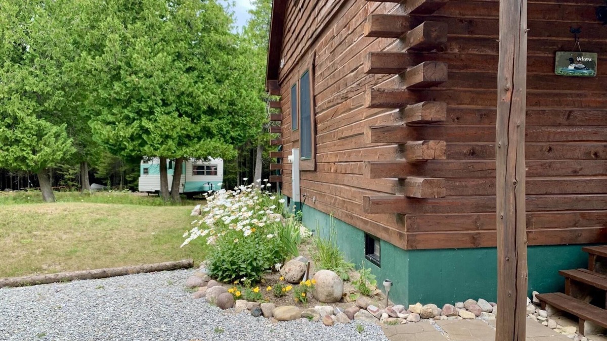 Drummond House | Loon Loft with The Loonlet Vintage Camper on Drummond Island