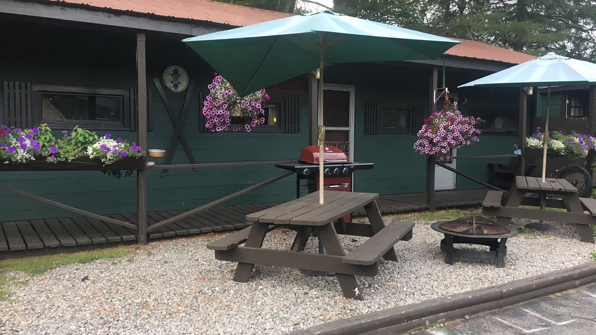 Chestertown Apartment | Loon's Lair, A Beautiful immaculate Adirondack 2 Bedroom 3 Bathroom Suite